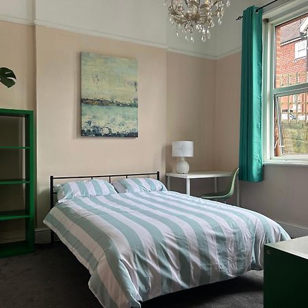 Apartamento Bohemian Rhapsody St Leonards-on-Sea Exterior foto